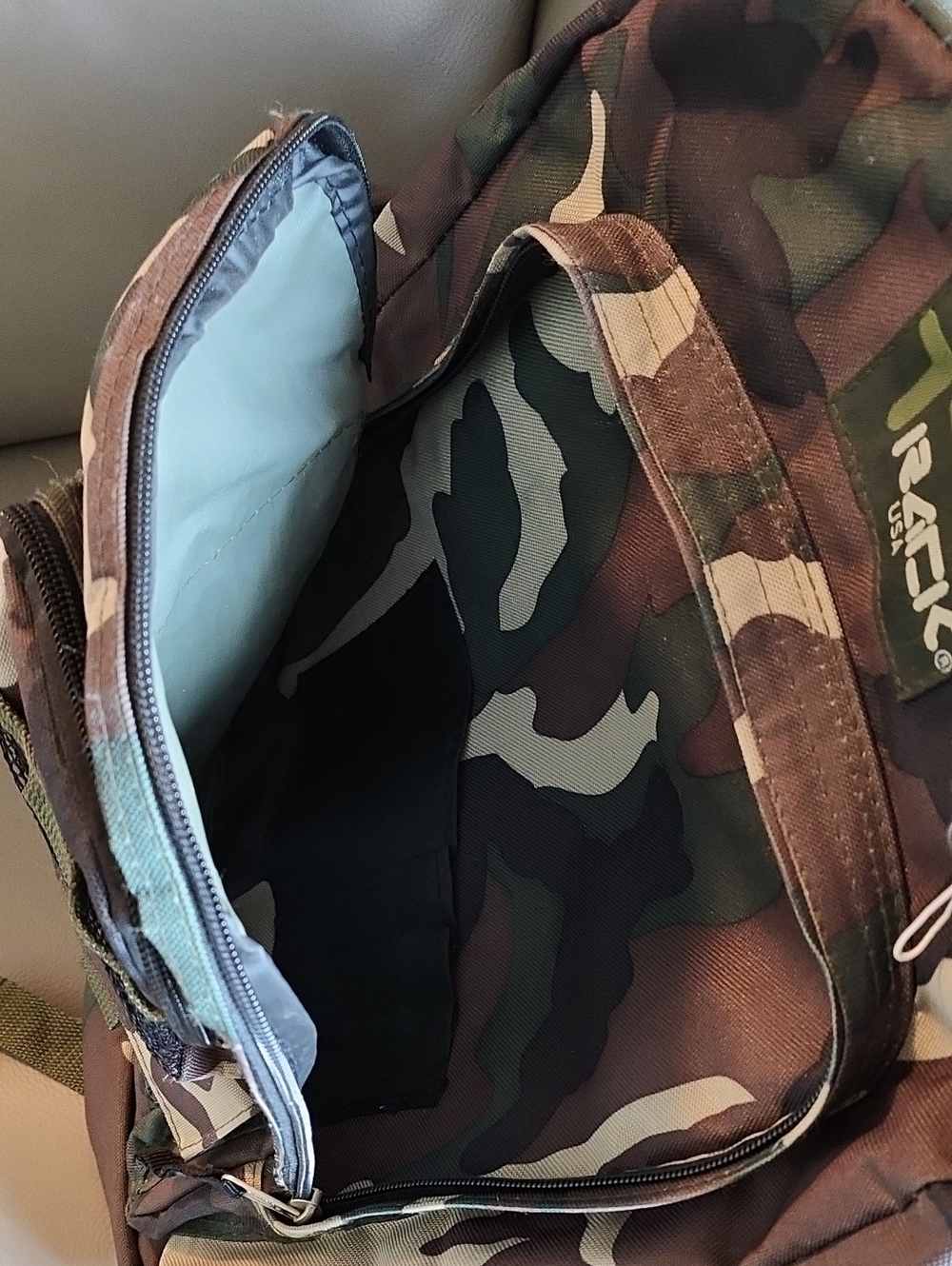 Camo Backpack! - Picture 3 of 4